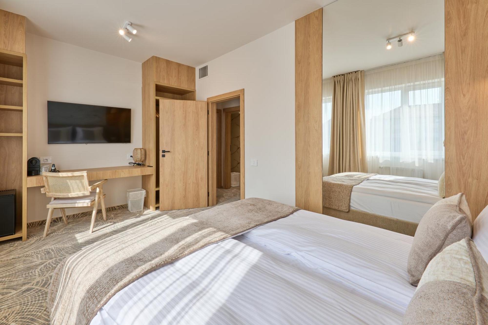 Hotel Serenity ทิมิชัวรา ภายนอก รูปภาพ
