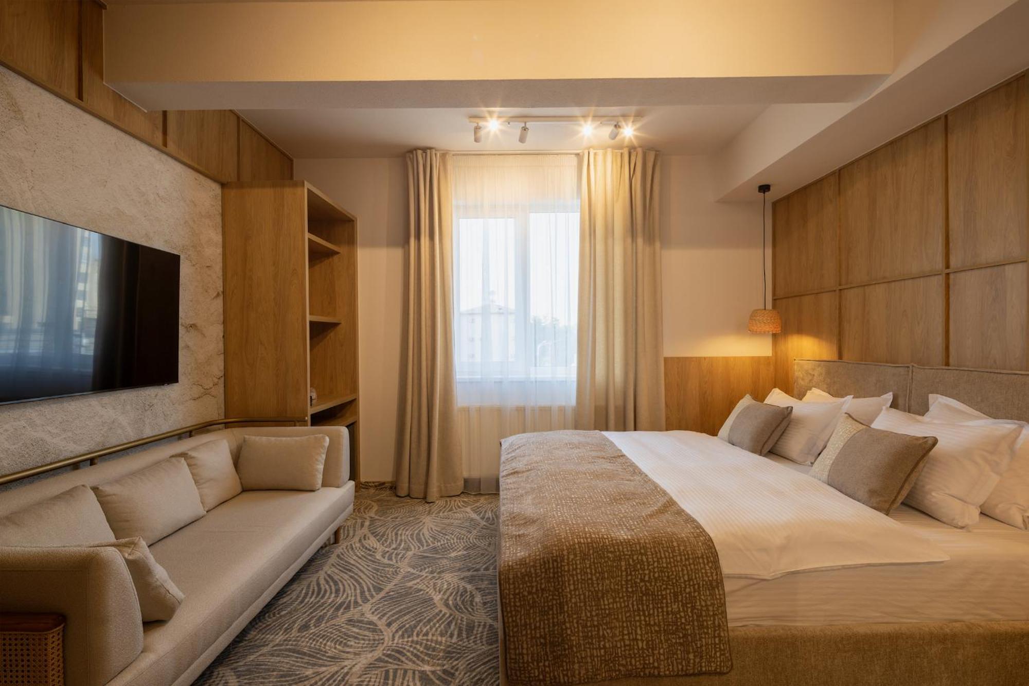 Hotel Serenity ทิมิชัวรา ภายนอก รูปภาพ