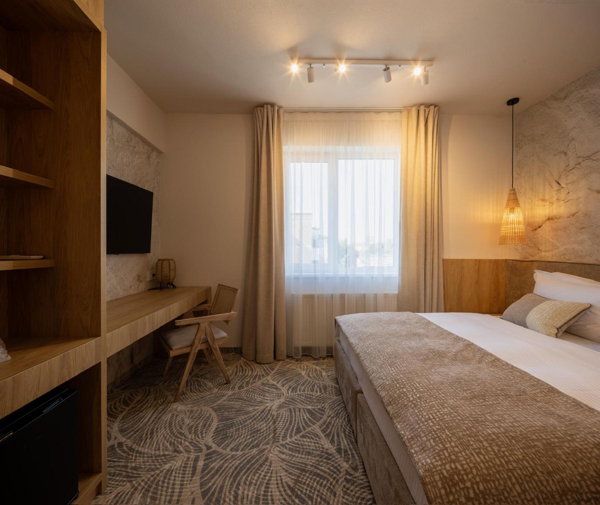 Hotel Serenity ทิมิชัวรา ภายนอก รูปภาพ