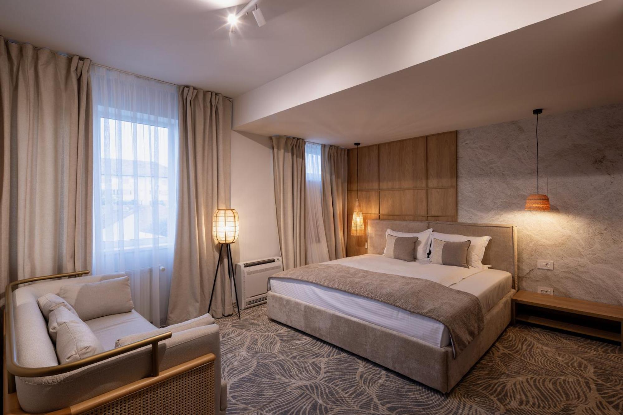 Hotel Serenity ทิมิชัวรา ภายนอก รูปภาพ